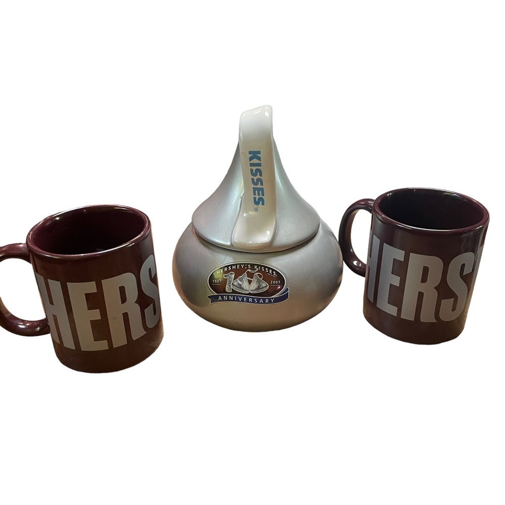 HERSHEYS HOT CHOCOLATE 2 MUG SET W/ HERSHEYS KISSES CANDY JAR ALL COLLECTOR